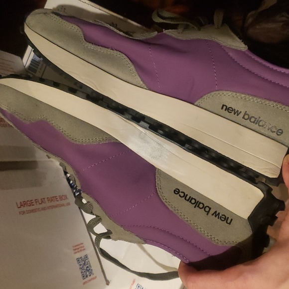 New Balance Men's 327 Shoes - Sour Grape / Bleached Lime Glo 12 - Picture 9 of 9